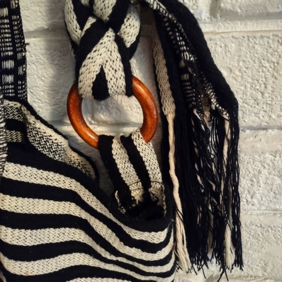 NEW Handmade Hobo Style Crochet Colombian Black/White Bag, Boho! Strong Fabric. - Picture 3 of 7